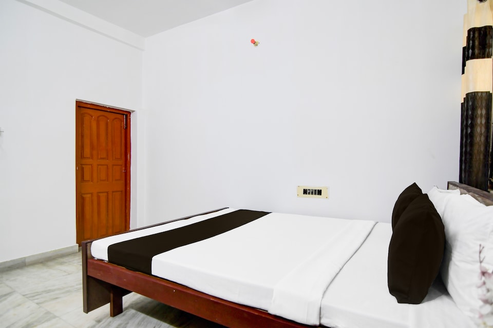 Hotel O SAFAR STAY, Ruby Hospital Kolkata, Kolkata