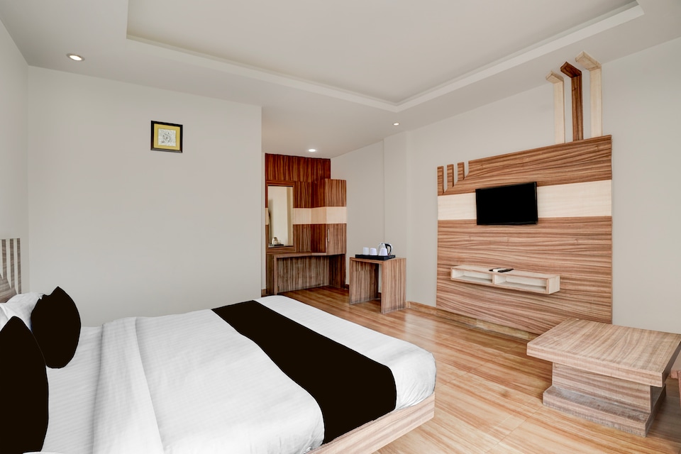 Super Collection O Vaishno Devi Temple Formerly Hotel The Leaf, Katra cluster, Katra