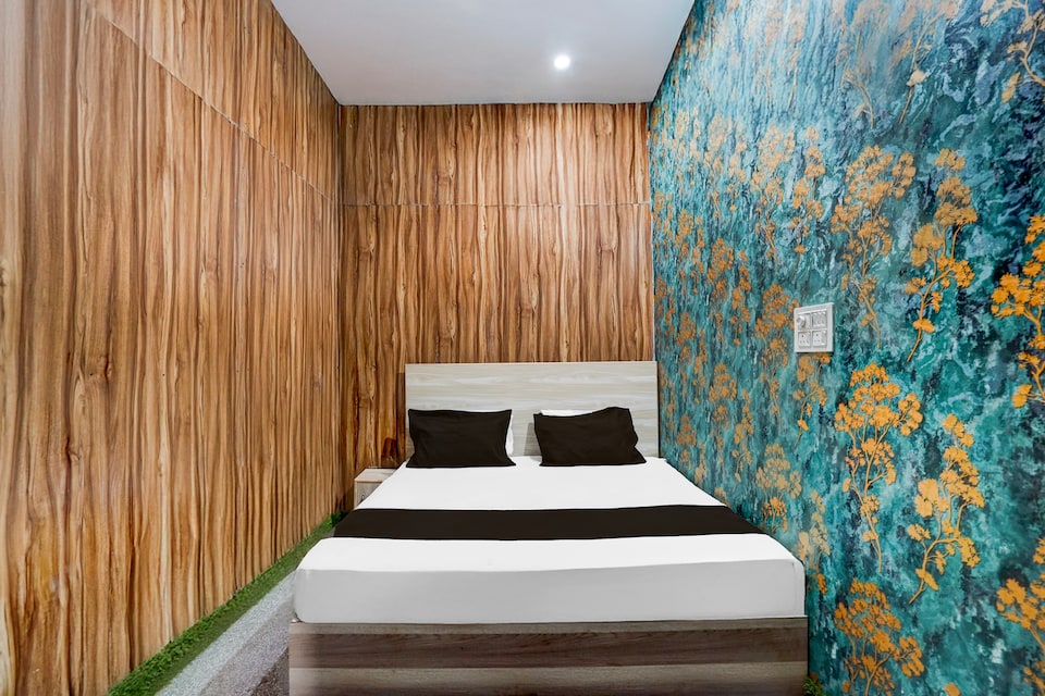 SPOT ON Hotel Red Velvet, Ghaziabad City, Ghaziabad