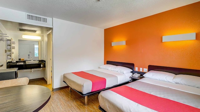 2 Full Beds | Non-Smoking