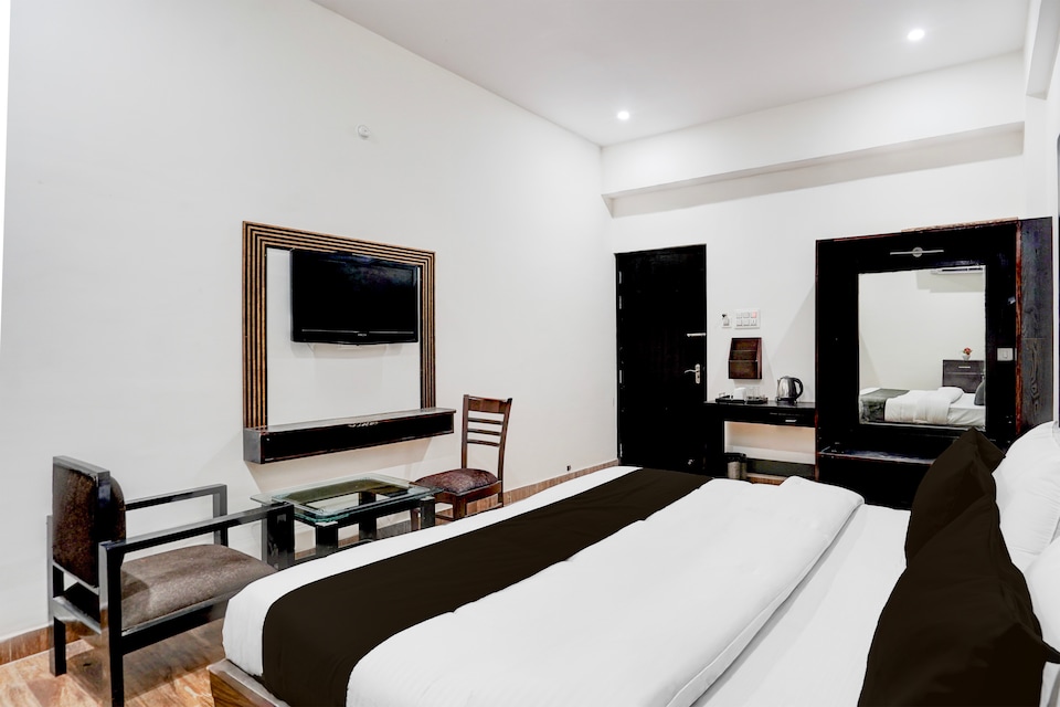 Palette Hotel and Resort Sarnath Temple, Cantonment, Varanasi