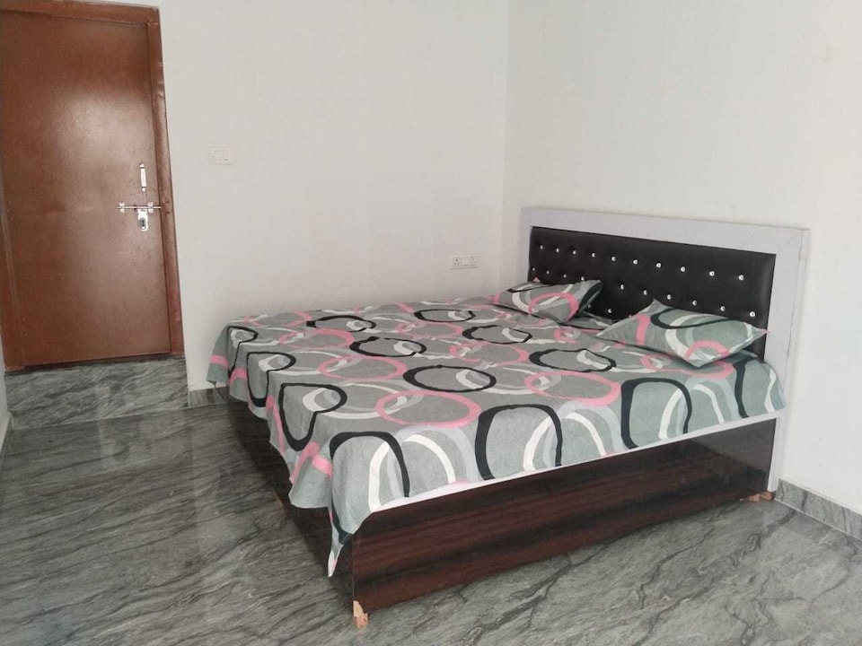 SPOT ON Radha Family Restaurant & Hotel, Azamgarh, Azamgarh