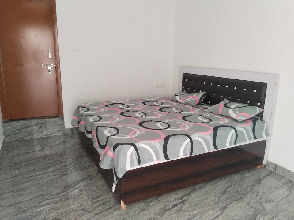 SPOT ON Radha Family Restaurant & Hotel, Azamgarh, Azamgarh