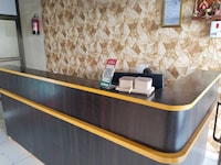 SPOT ON Radha Family Restaurant & Hotel
