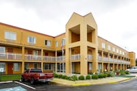 Copley Inn & Suites By OYO Akron OH
