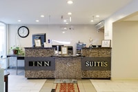 Copley Inn & Suites By OYO Akron OH