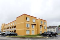 Copley Inn & Suites By OYO Akron OH