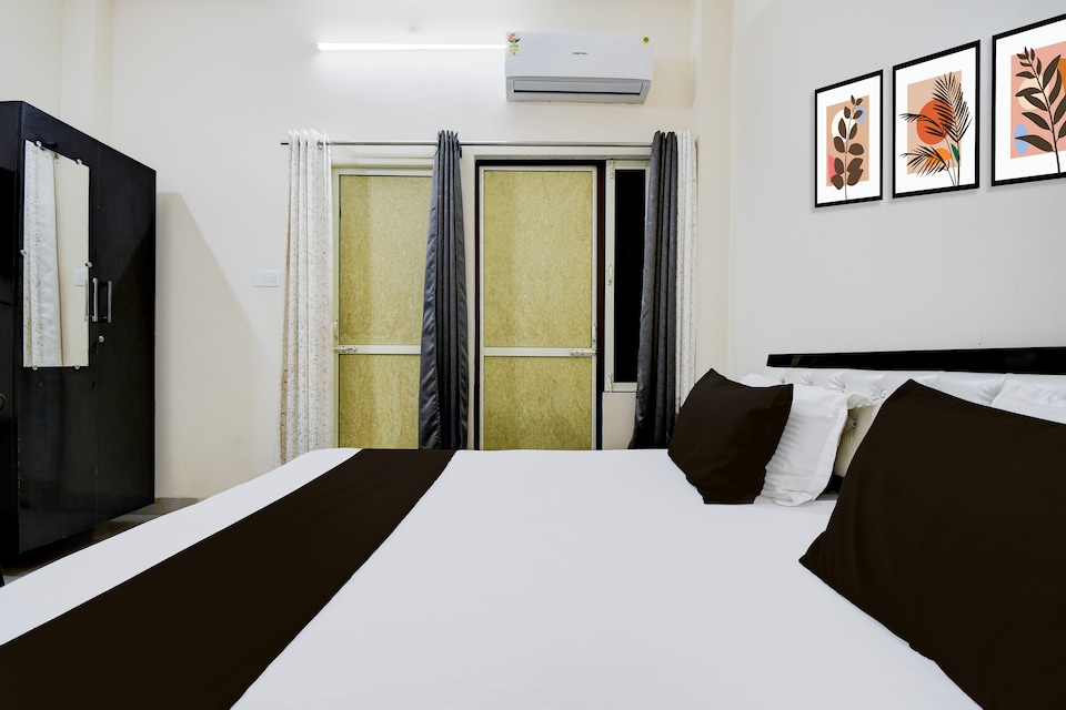 Super Collection O Mohansarai Bus Terminal Formerly Hotel Dakshit In, Lanka, Varanasi