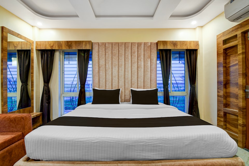 Hotel O AAHELI RESORT, VIP Road Kolkata, Kolkata