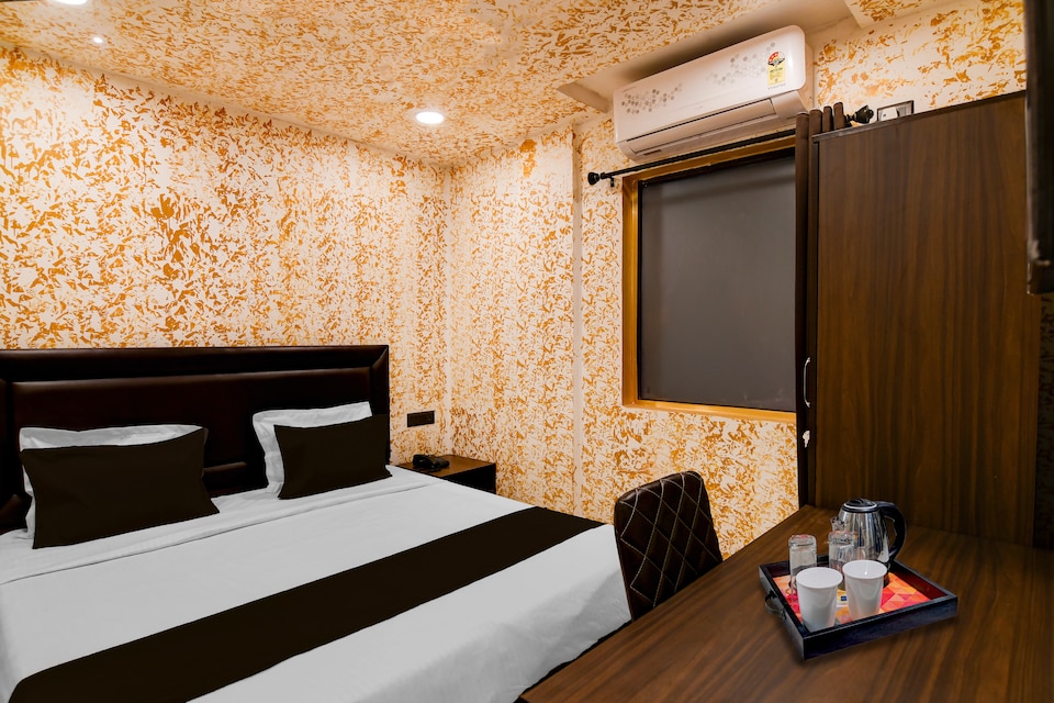 Townhouse Oak Sealdah Railway Station Formerly Creek Row, Esplanade Kolkata, Kolkata