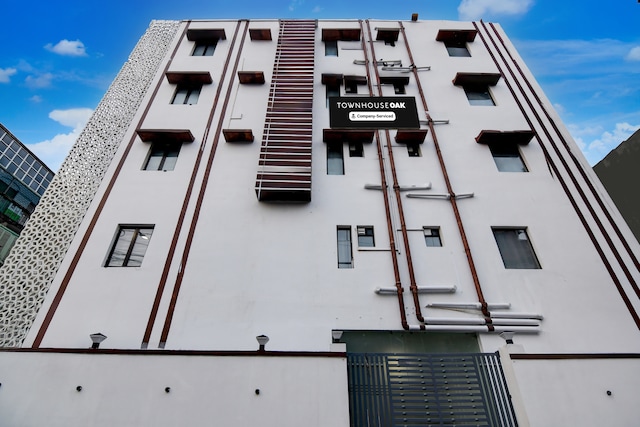 Townhouse Oak Sealdah Railway Station Formerly Creek Row