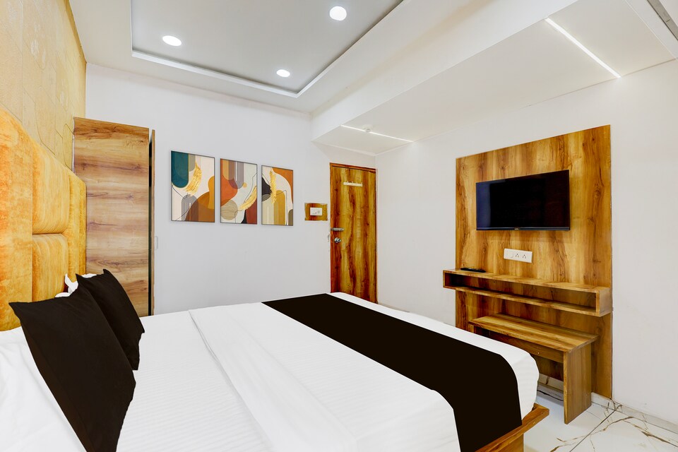 Hotel O Kalyan, Ashram Road Ahmedabad, Ahmedabad