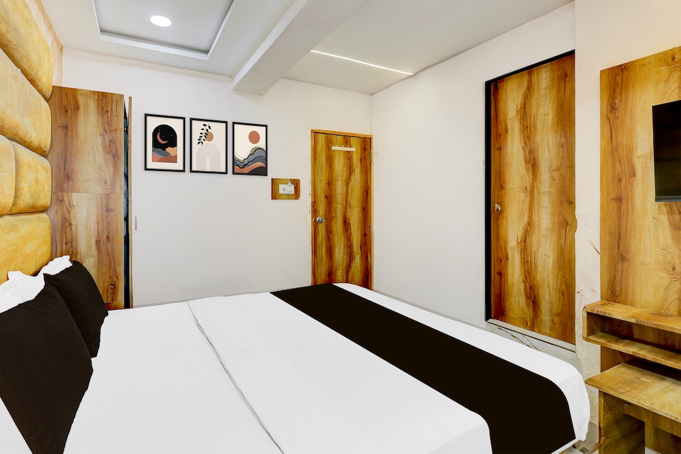 Hotel O Kalyan, Ashram Road Ahmedabad, Ahmedabad