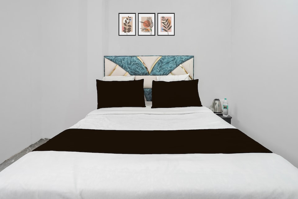 Hotel O Flagship Siddharth Hotel Yamuna Vihar C Block Stand, Paharganj Delhi, Delhi