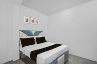 Hotel O Flagship Siddharth Hotel Yamuna Vihar C Block Stand