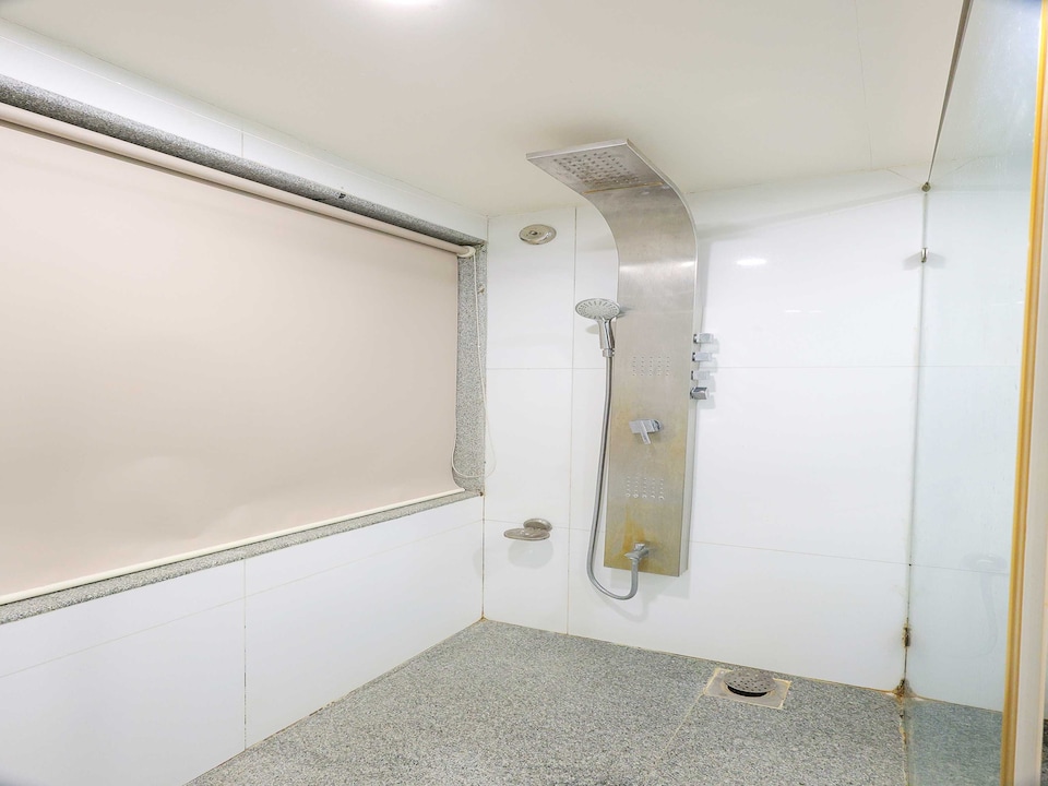 Townhouse Oak Hotel Surya Vadodara, Alkapuri Vadodara, Vadodara