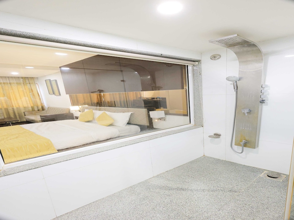 Townhouse Oak Hotel Surya Vadodara, Alkapuri Vadodara, Vadodara