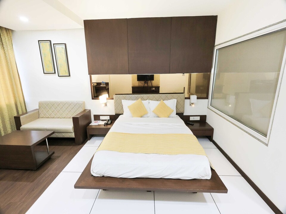 Townhouse Oak Hotel Surya Vadodara, Alkapuri Vadodara, Vadodara