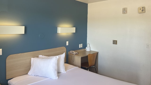 1 Cama Queen | Acceso móvil, ducha RI, sin humo, microfrigorífico