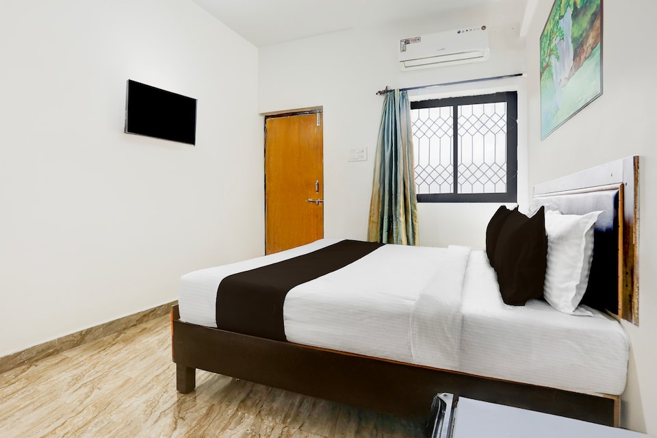 Super Collection O Candolim Beach Formerly Poornima Place, Candolim Goa, Goa