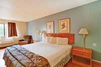 Capital O Amerihost Inn and Suites Fulton Hwy 54 MO
