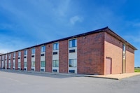 Capital O Amerihost Inn and Suites Mexico Hwy 54 MO