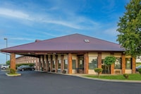 Capital O Amerihost Inn and Suites Mexico Hwy 54 MO