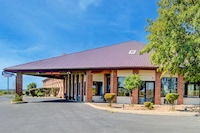 Capital O Amerihost Inn and Suites Mexico Hwy 54 MO