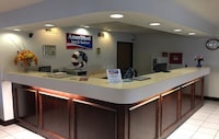 Capital O Amerihost Inn and Suites Mexico Hwy 54 MO