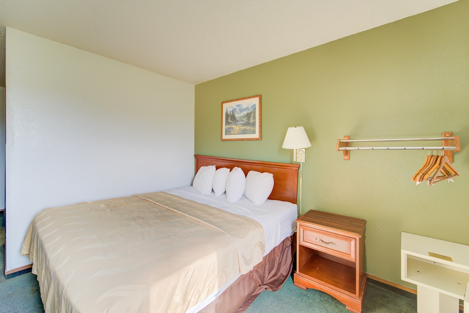 Capital O Amerihost Inn and Suites Kingdom City Hwy 54 MO, C65262, Kingdom City, MO