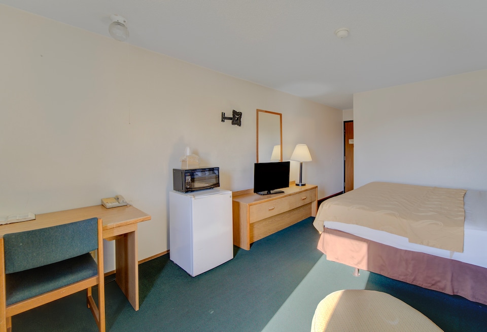 Capital O Amerihost Inn and Suites Kingdom City Hwy 54 MO, C65262, Kingdom City, MO