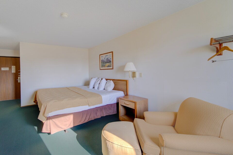 Capital O Amerihost Inn and Suites Kingdom City Hwy 54 MO, C65262, Kingdom City, MO