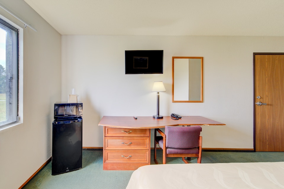 Capital O Amerihost Inn and Suites Kingdom City Hwy 54 MO, C65262, Kingdom City, MO