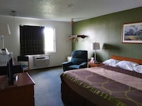 Capital O Amerihost Inn and Suites Kingdom City Hwy 54 MO