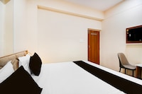 Super Townhouse Kumhrar Archeological Park Formerly Hotel Karuna Palace