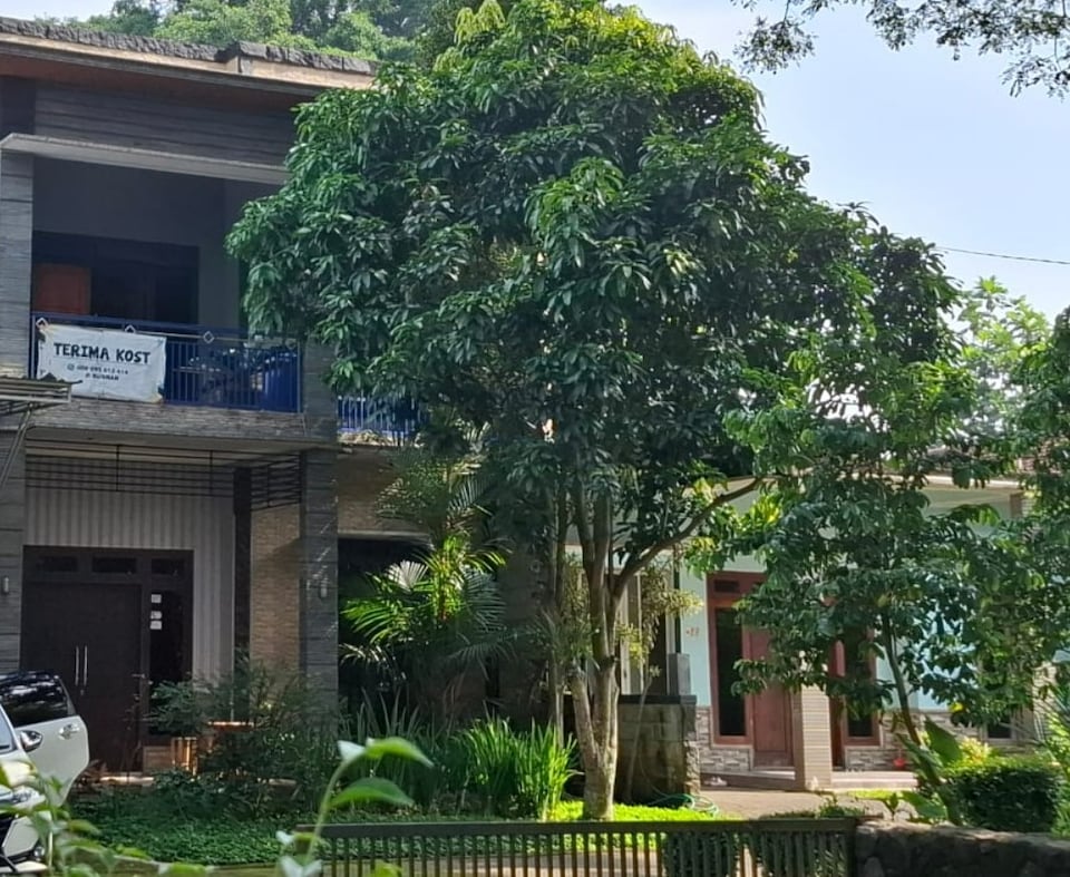 OYO 94628 Arjuna Guest House Syariah, Malang Malang, Malang