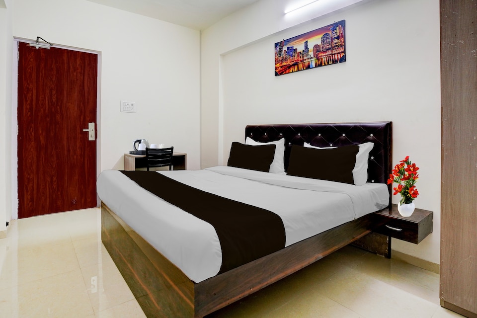 Super Townhouse Vangani Railway Station Formerly Hotel Chadha, Mumbai-Kalyan-Bhiwandi- Badalapur, Mumbai