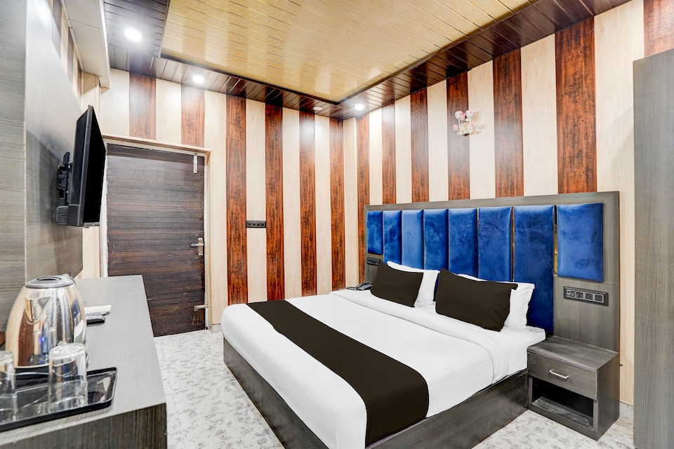 Hotel O NATURE's NEST INN, Gomti Nagar Extension Lucknow, Lucknow