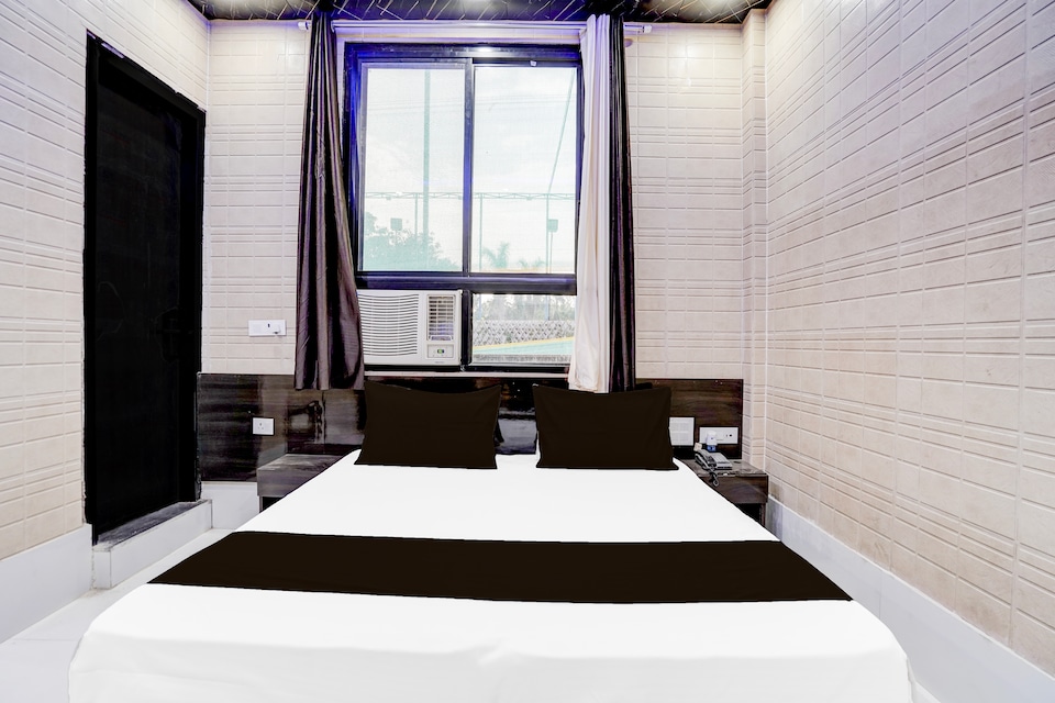Hotel O The Greno Hotel, Greater Noida, Noida