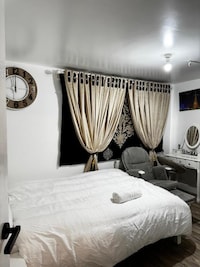 OYO Unique Guestroom - Farnworth, Easy Access to Bolton