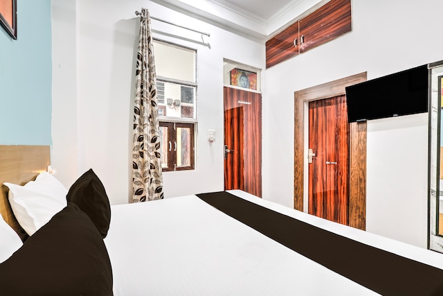 Hotel O Vrishti Residency 