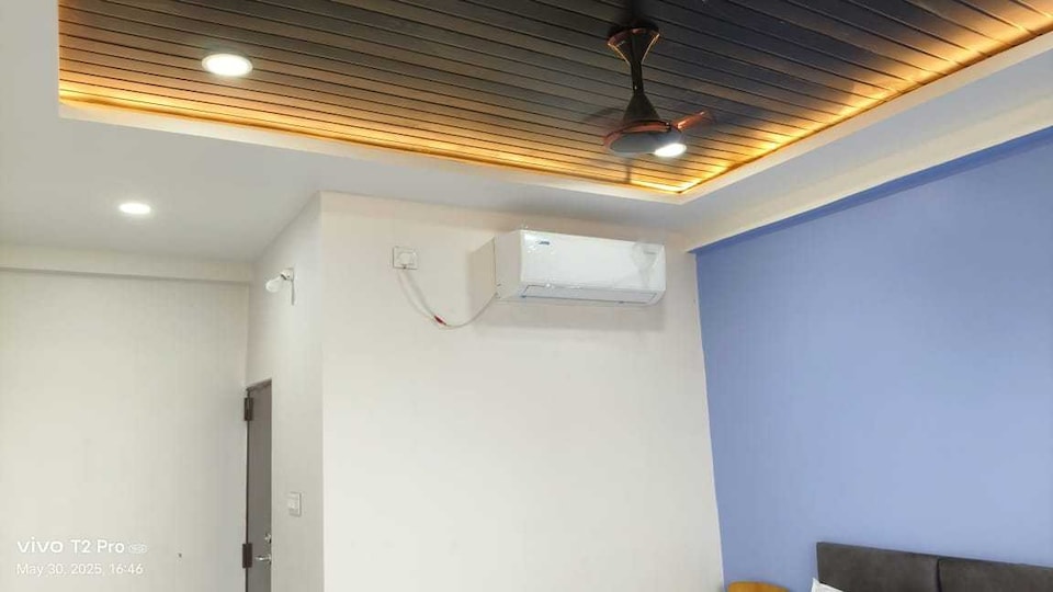 SPOT ON Hotel Parag Palace, Khategaon, Khategaon