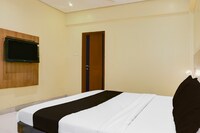 Hotel O Tiranga Residency