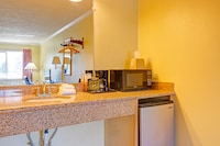 Capital O Stevenson Inn Riverside