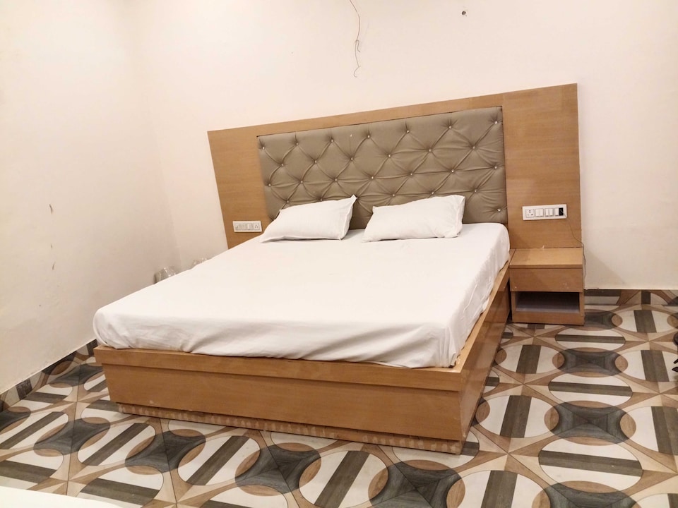 Hotel O Ayodhya Deluxe , Ayodhya, Ayodhya