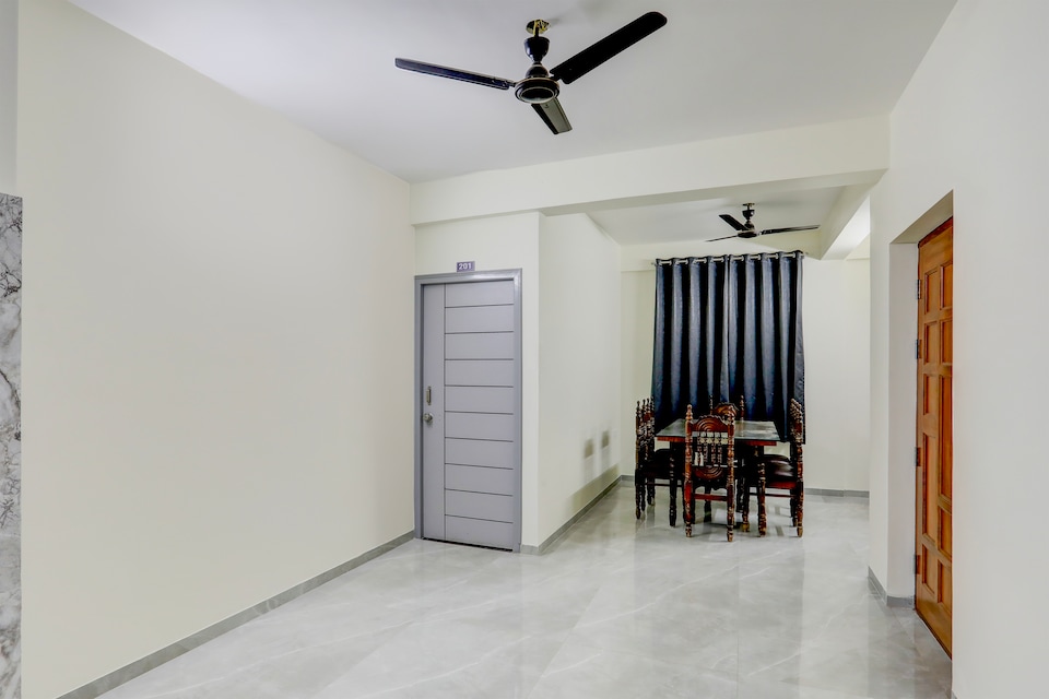 Hotel O Mayura Guest INN, Hebbal Bangalore, Bangalore