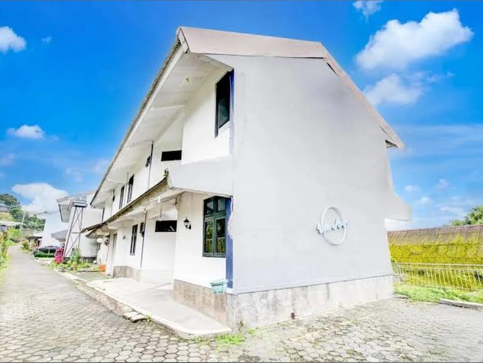 Capital O 94630 Cipanas Residence (Villa Agape), Cipanas, Cianjur