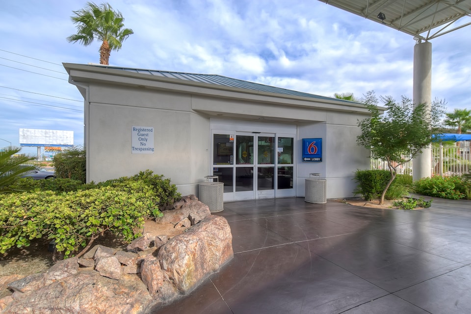 Tropicana Stays By Townhouse , C89109, Las Vegas NV