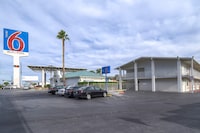 Tropicana Stays By Townhouse 