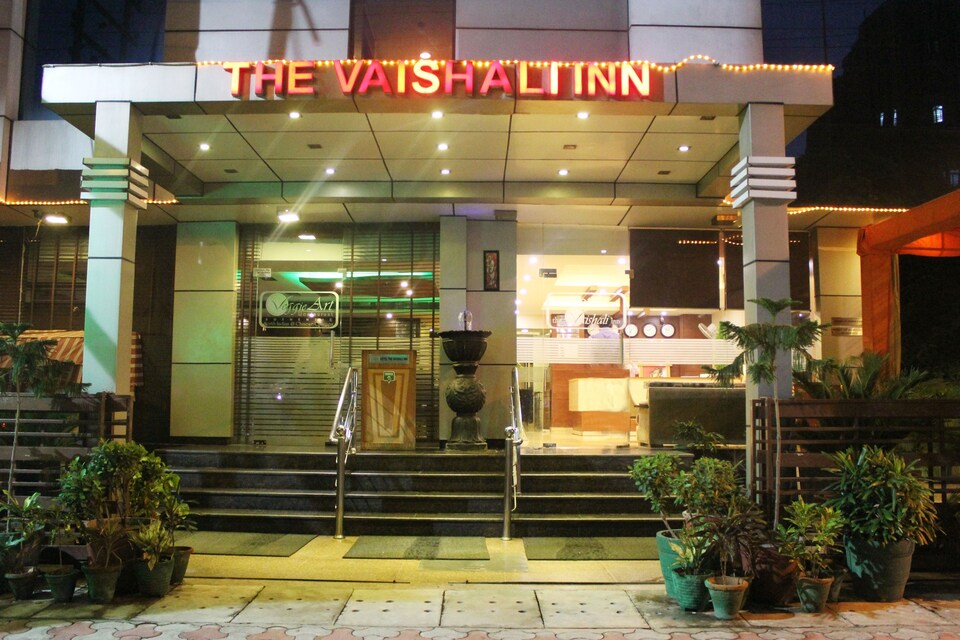 OYO 2269 Hotel The Vaishali Inn, Vaishali Kaushambi Metro, Ghaziabad